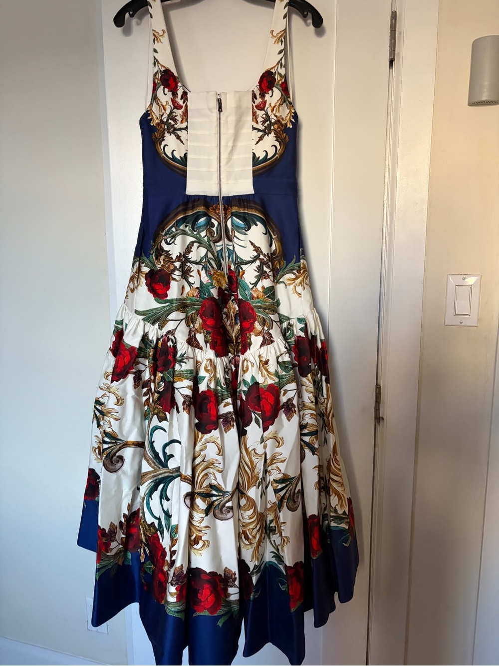 Alice + Olivia Diana Gilded Rose Baroque Floral High-Low Midi Dress - Picture 7 of 9